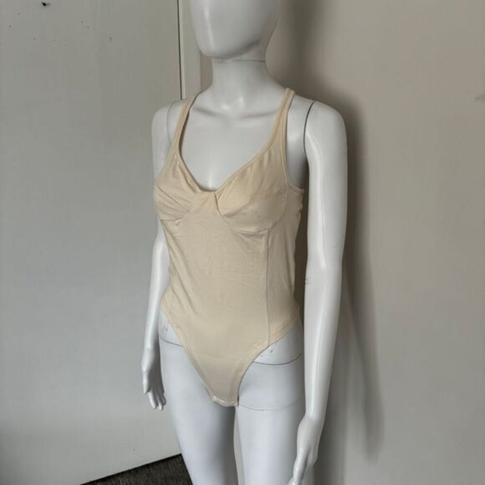 Micas Cream Racerback Bodysuit Sleeveless V-Neck‎ Size Large